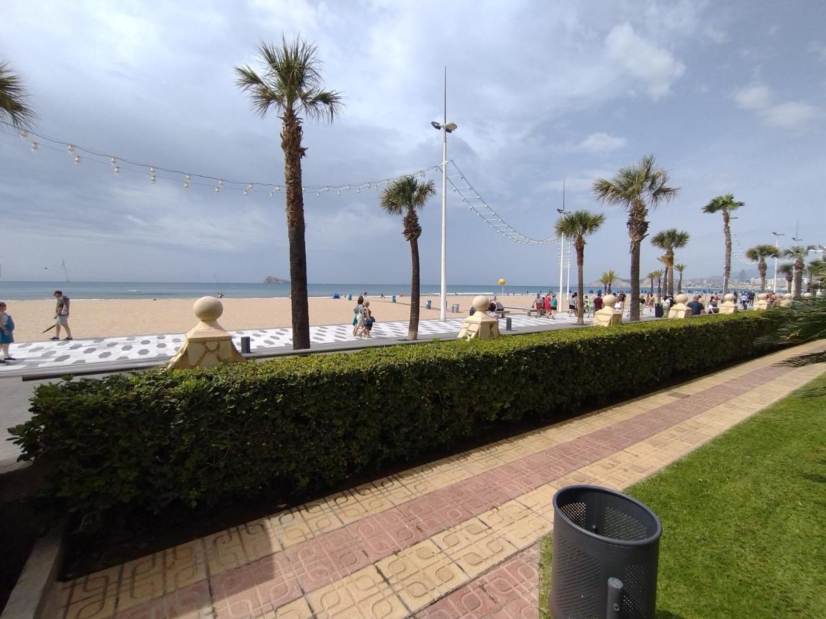 Living Benidorm. Playa Levante Luaran gambar